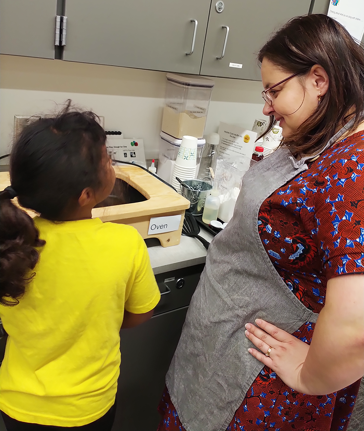 Teaching explaining cooking to a child